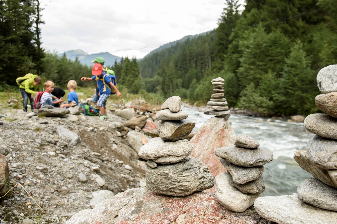 Ausflugsziel: Familienwanderungen (teils Kinderwagentauglich) am Kristberg und im Silbertal - Kinderwagentaugliche Wanderwege im Silbertal im Montafon