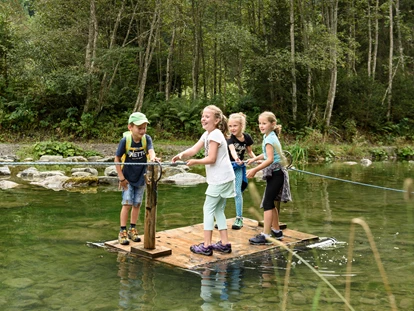Reis met kinderen - Umgebungsschwerpunkt: Fluss - Familienwanderungen (teils Kinderwagentauglich) am Kristberg und im Silbertal - Kinderwagentaugliche Wanderwege im Silbertal im Montafon
