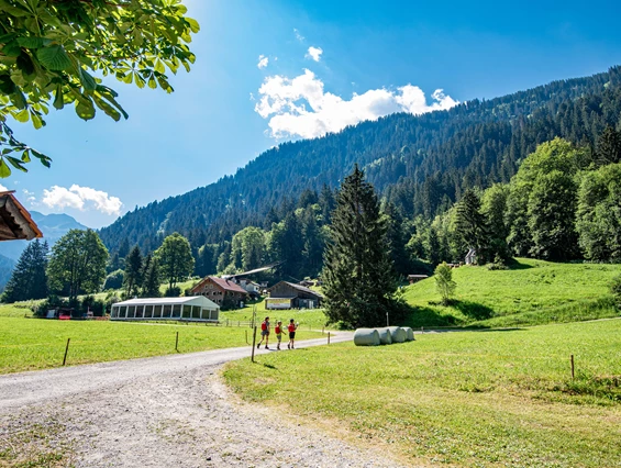 Ausflugsziel: "Muntafuner Gagla Weg" ist Montafonerisch und heißt übersetzt "Montafoner Kinderwege" - Gaglaweg (Kinderwanderweg) Silbertal im Montafon