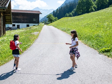 Ausflugsziel: "Muntafuner Gagla Weg" ist Montafonerisch und heißt übersetzt "Montafoner Kinderwege" - Gaglaweg (Kinderwanderweg) Silbertal im Montafon