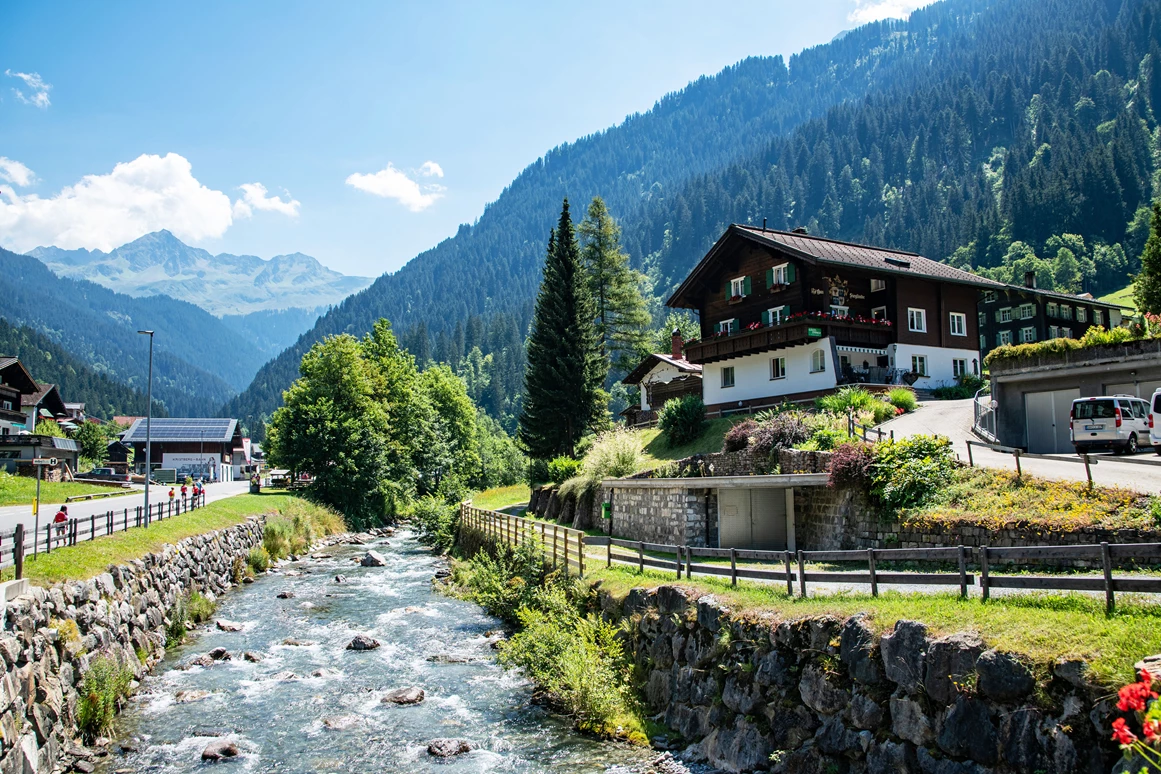 Ausflugsziel: "Muntafuner Gagla Weg" ist Montafonerisch und heißt übersetzt "Montafoner Kinderwege" - Gaglaweg (Kinderwanderweg) Silbertal im Montafon