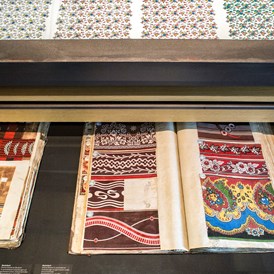 Ausflugsziel: Die Firma Jenny & Schindler erstellte so genannte Musterbücher, mit denen sie zu ihren Kunden gehen konnten. - Textildruck-Museum Mittelweiherburg