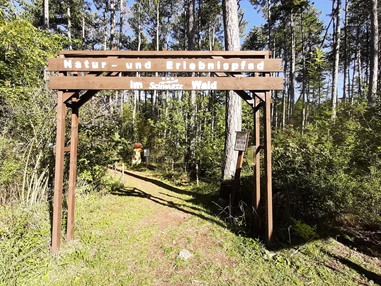 Ausflugsziel: Eingang Naturpfad
(c by Hotel Schwartz) - Schwartz Wald - Spielplatz