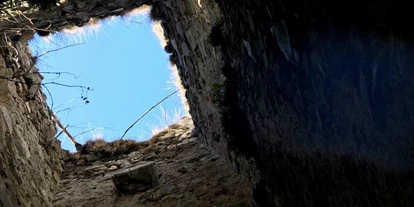 Reis met kinderen - Pöls - So sieht es im inneren des Turms aus.  - Burgruine Offenburg