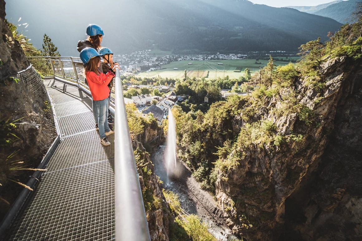 Ausflugsziel: Aussichtsplattform - Zammer Lochputz