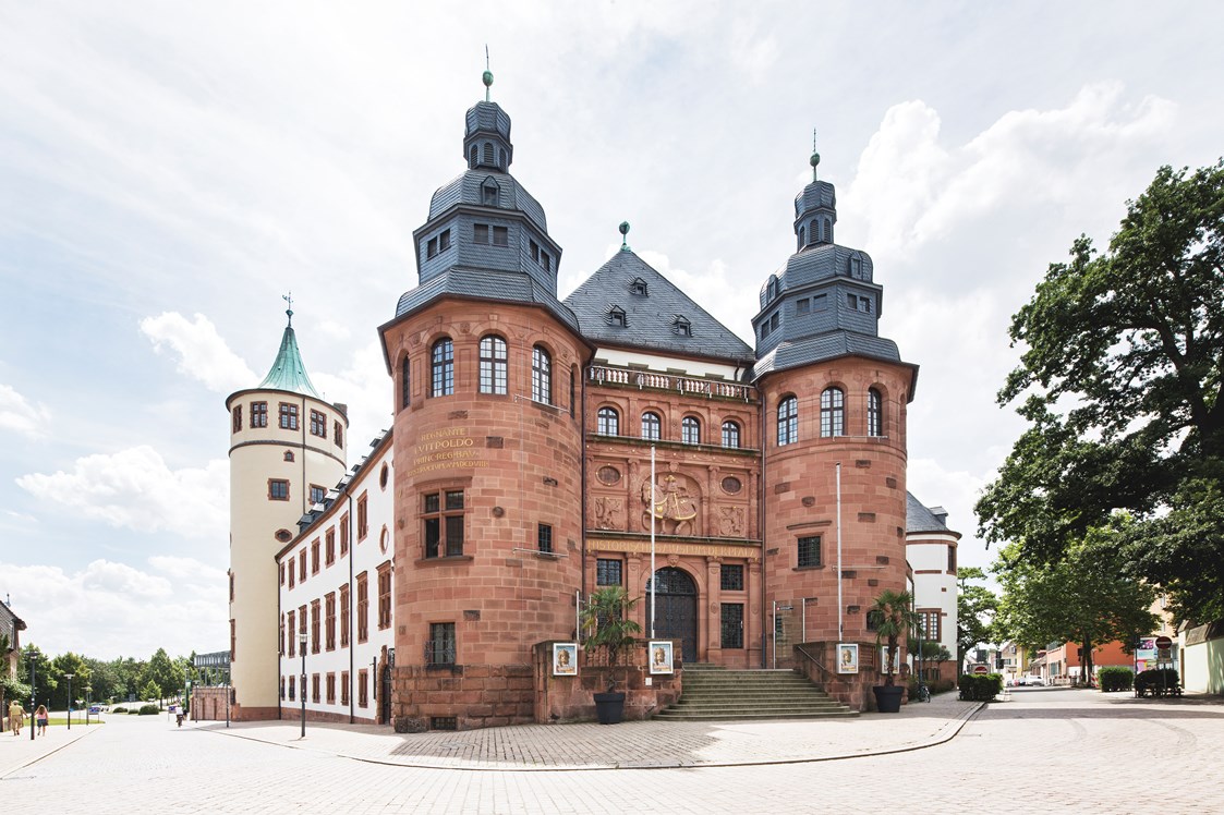 Ausflugsziel: Historisches Museum der Pfalz Eingangsbereich am Tag - Historisches Museum der Pfalz Speyer