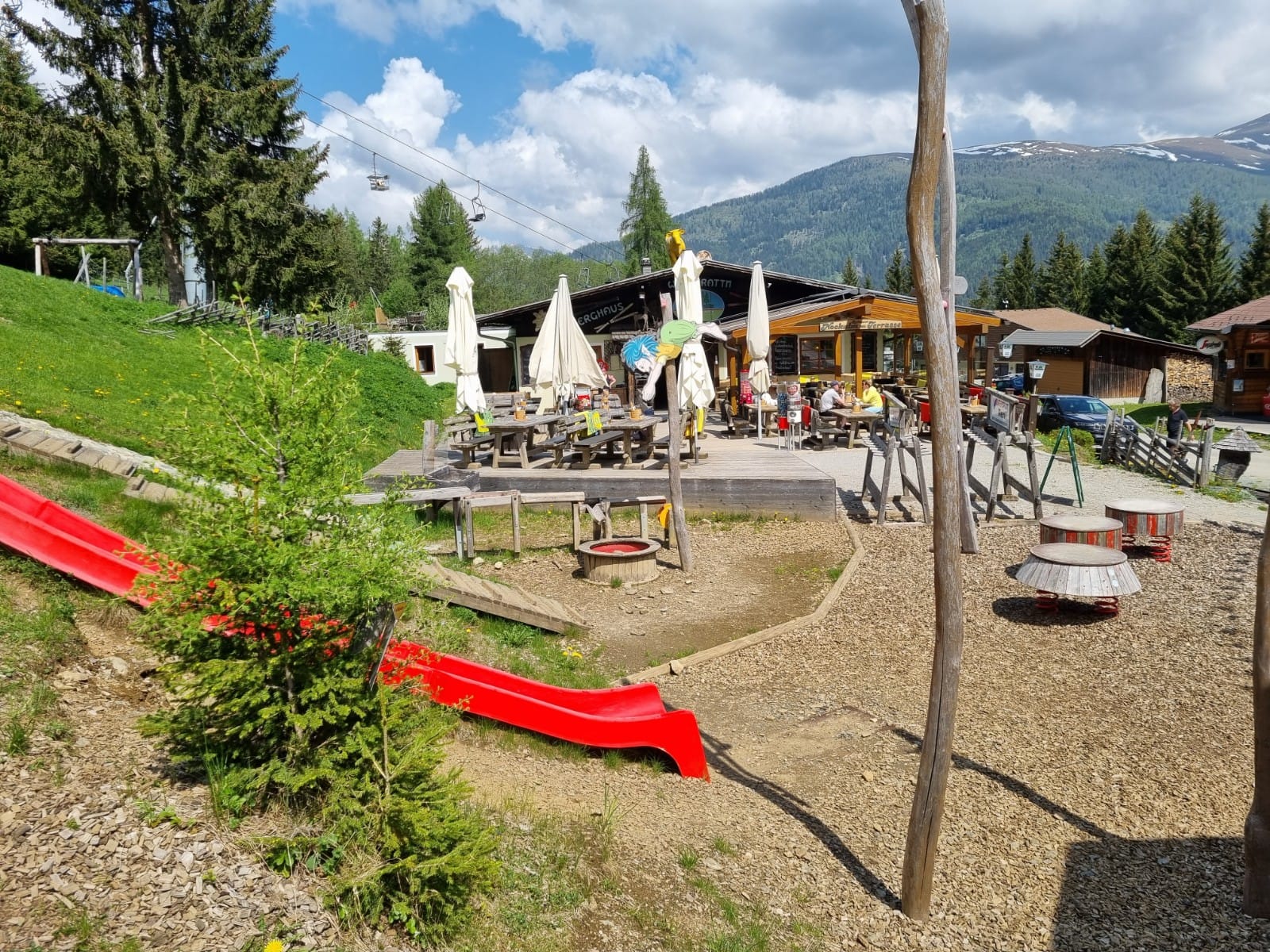 Ausflug mit Kindern - Umgebungsschwerpunkt: Berg - Kärnten - Almzirkus Waldtratte - Kaiserburg EINS - Almrestaurant  Familie Juri / Mittelstation Kaiserburg Bad Kleinkirchheim - Waldtratte Kaiserburg EINS - Hütt'n "Almzirkus" Kinderspielplatz