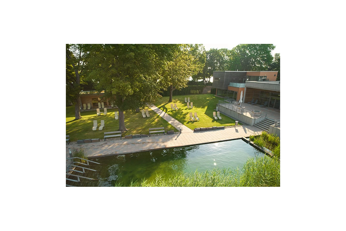 Ausflugsziel: Saunalandschaft Außenbereich Naturbadebecken - Bademaxx Speyer
