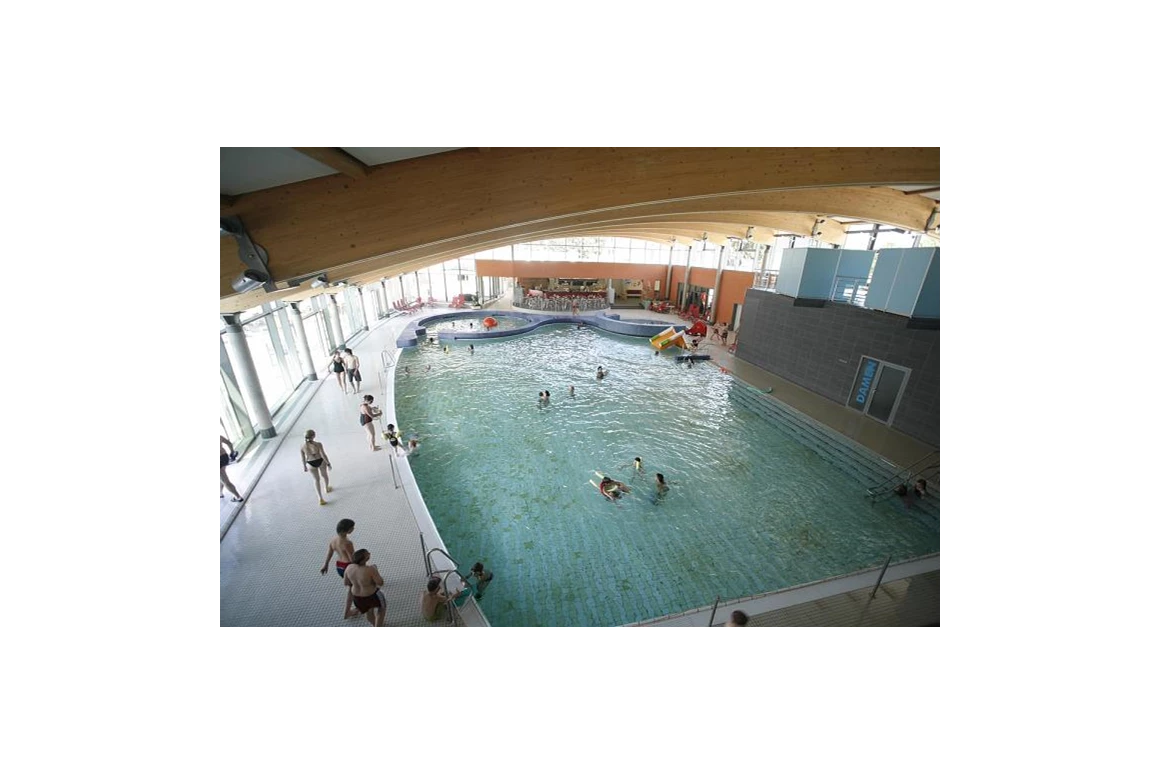Ausflugsziel: Innenbereich Hallenbad Spaßbecken - Bademaxx Speyer