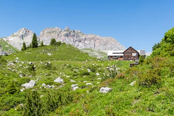 Ausflugsziel: Die Freiburger Hütte ist ein beliebtes Wanderziel im Gebiet rund um Formarinsee und Rote Wand - Formarinsee und Rote Wand