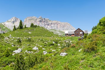 Ausflugsziel: Die Freiburger Hütte ist ein beliebtes Wanderziel im Gebiet rund um Formarinsee und Rote Wand - Formarinsee und Rote Wand