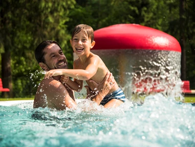 Ausflugsziel: Erlebnis-Waldschwimmbad Kössen