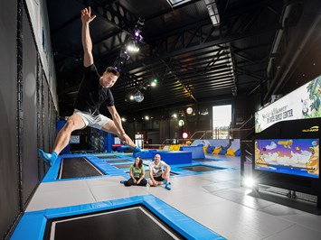 Jumping Dome - Swiss Family Center Highlights at the destination Video Jump