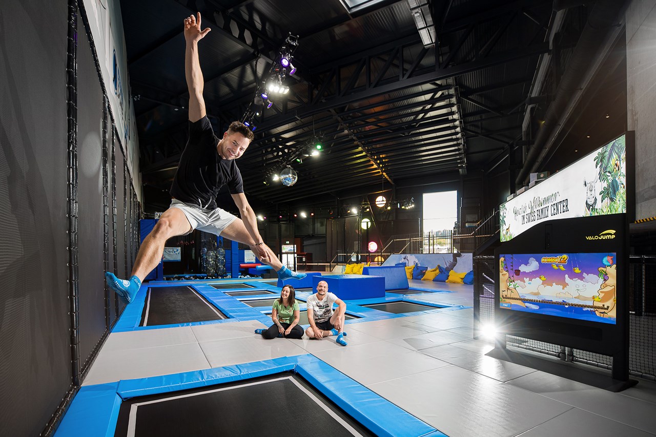 Jumping Dome - Swiss Family Center Highlights at the destination Video Jump