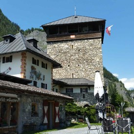 Ausflugsziel: Burg Klammstein im Sommer - Historie-Erlebnis Burg Klammstein