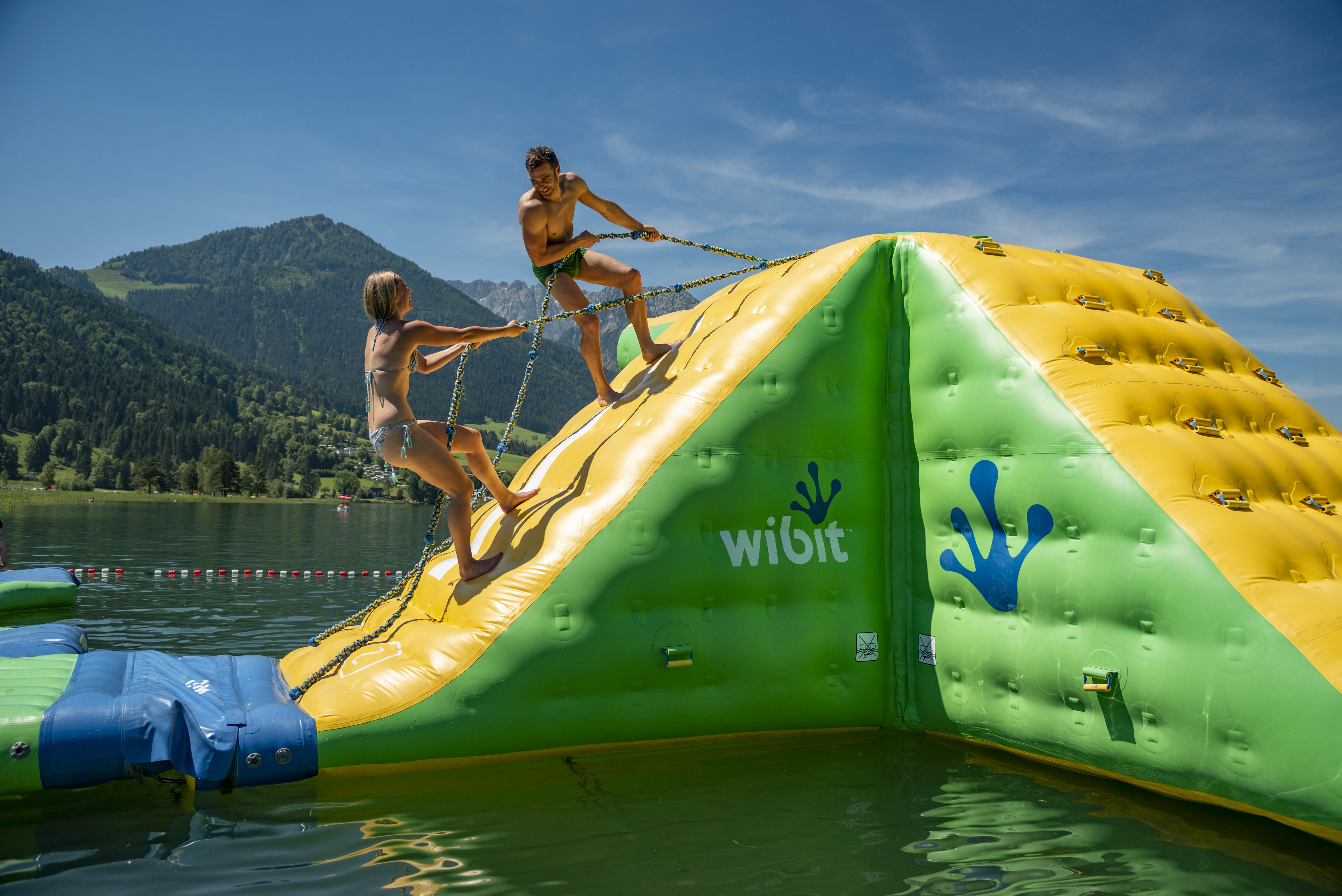 Ausflugsziel: Badeplatz Seepromenade & Badestrand Ostufer mit Aqua Funpark