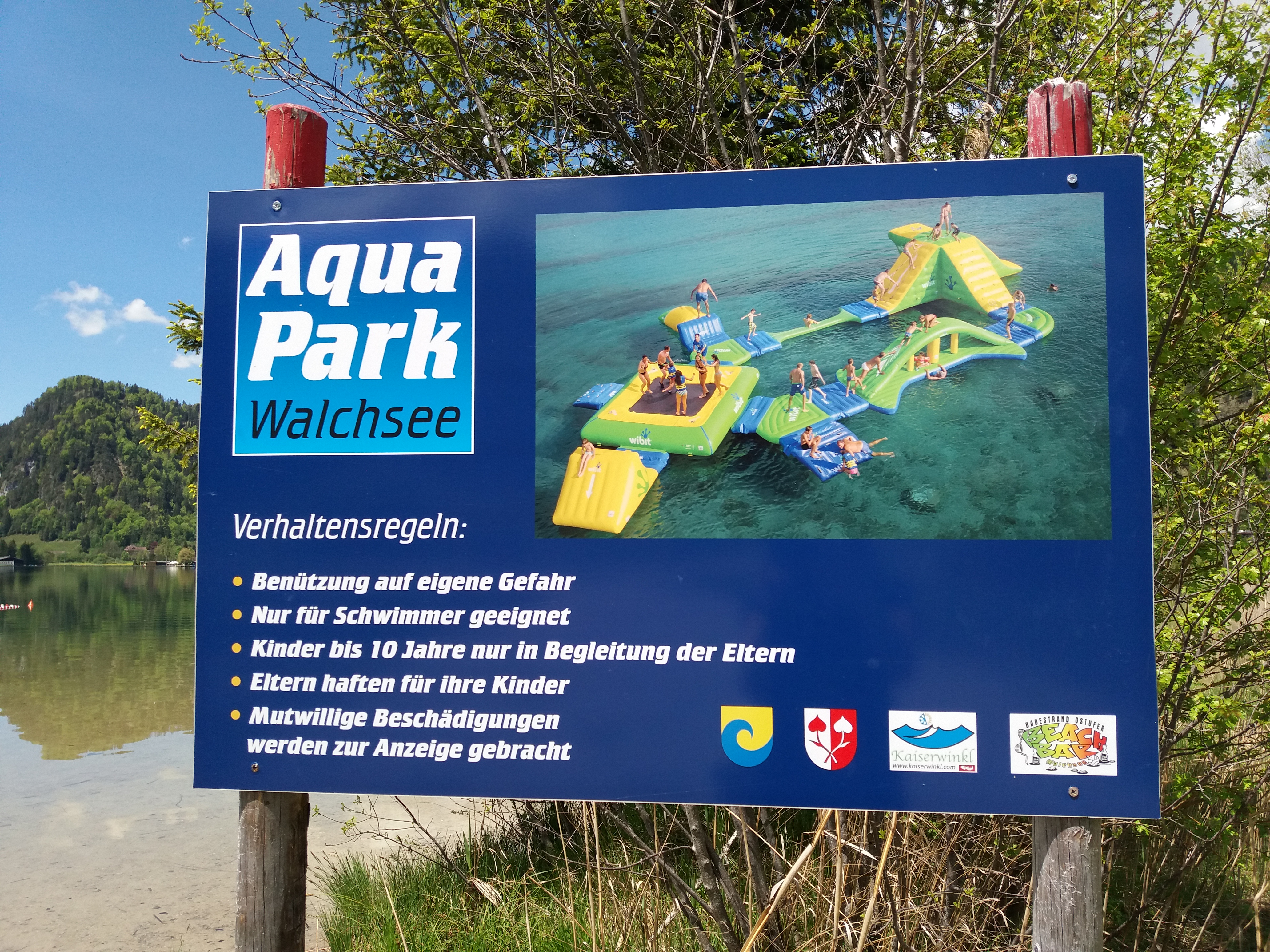 Ausflugsziel: Badeplatz Seepromenade & Badestrand Ostufer mit Aqua Funpark