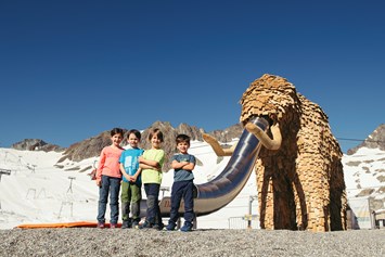 Ausflugsziel: Mammut am Stubaier Gletscher
(c)Stubaier Gletscher/Andre Schönherr - Mammut Abenteuerspielplatz