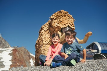 Ausflugsziel: Mammut am Stubaier Gletscher
(c)Stubaier Gletscher/Andre Schönherr - Mammut Abenteuerspielplatz