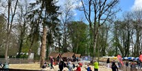 Ausflug mit Kindern - Witterung: Schönwetter - Dinoland im Schlosspark Katzenberg