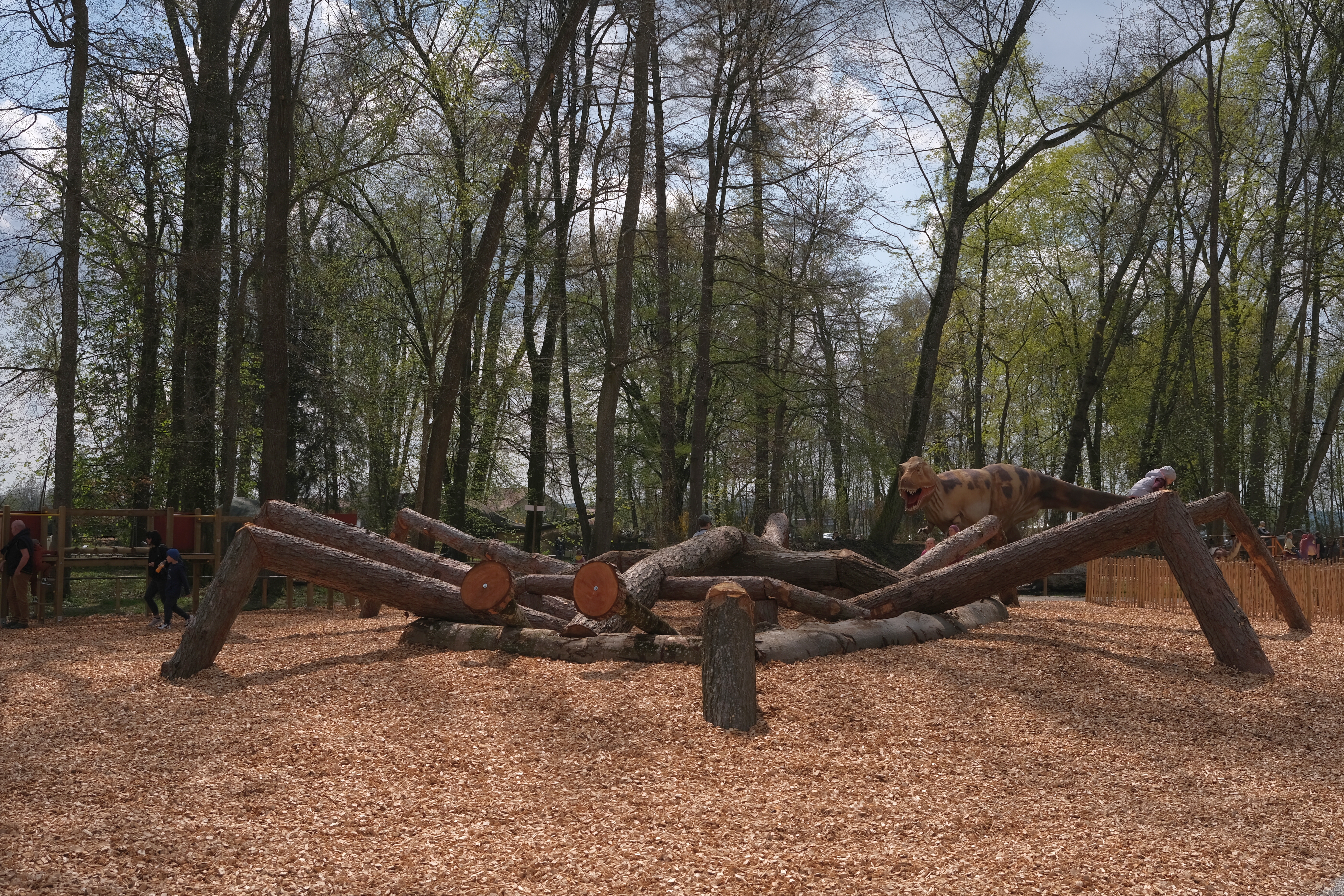 Ausflugsziel: Dinoland im Schlosspark Katzenberg