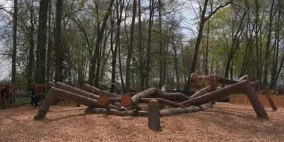 Reis met kinderen - Umgebungsschwerpunkt: Fluss - Dinoland im Schlosspark Katzenberg
