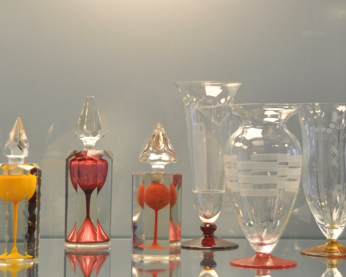 Ausflugsziel: Tintenflaschen mit Innenfang 1910 - 1920, Vasen 1925 - 1935
 - Glasmuseum Weißwasser - Oberlausitz - Sachsen