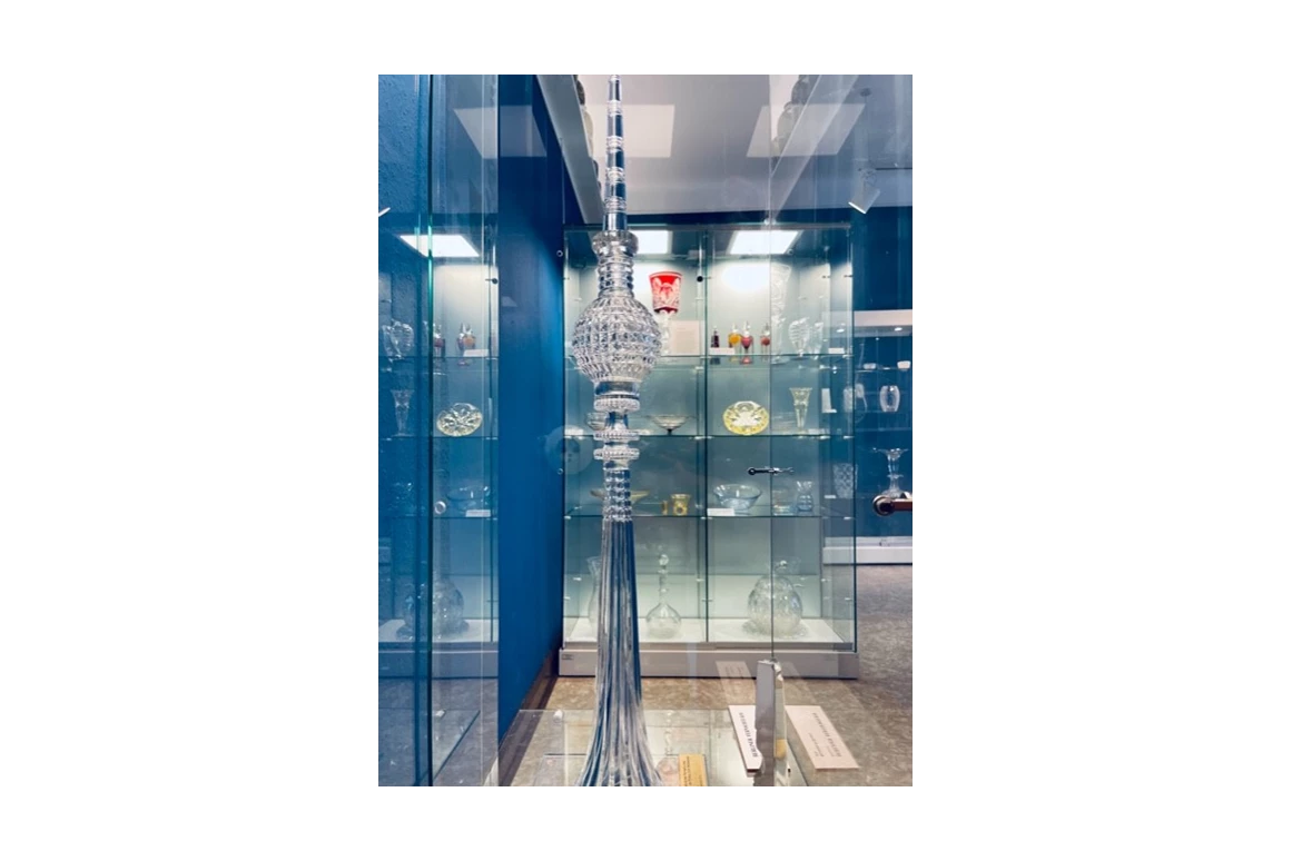 Ausflugsziel: Berliner Fernsehturm Bleikristall Bärenhütte Weißwasser 1975
 - Glasmuseum Weißwasser - Oberlausitz - Sachsen