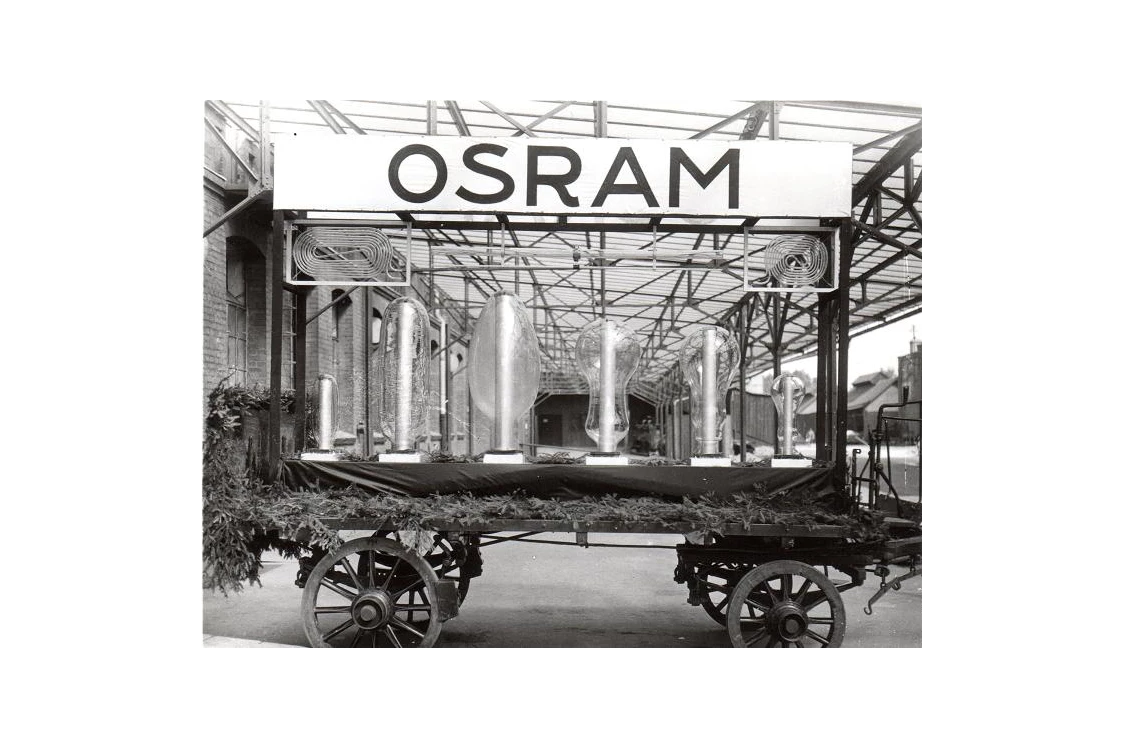 Ausflugsziel: Festwagen im Osram-Werk Weißwasser Mitte der 1930er Jahre
 - Glasmuseum Weißwasser - Oberlausitz - Sachsen