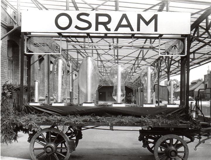 Ausflugsziel: Festwagen im Osram-Werk Weißwasser Mitte der 1930er Jahre
 - Glasmuseum Weißwasser - Oberlausitz - Sachsen