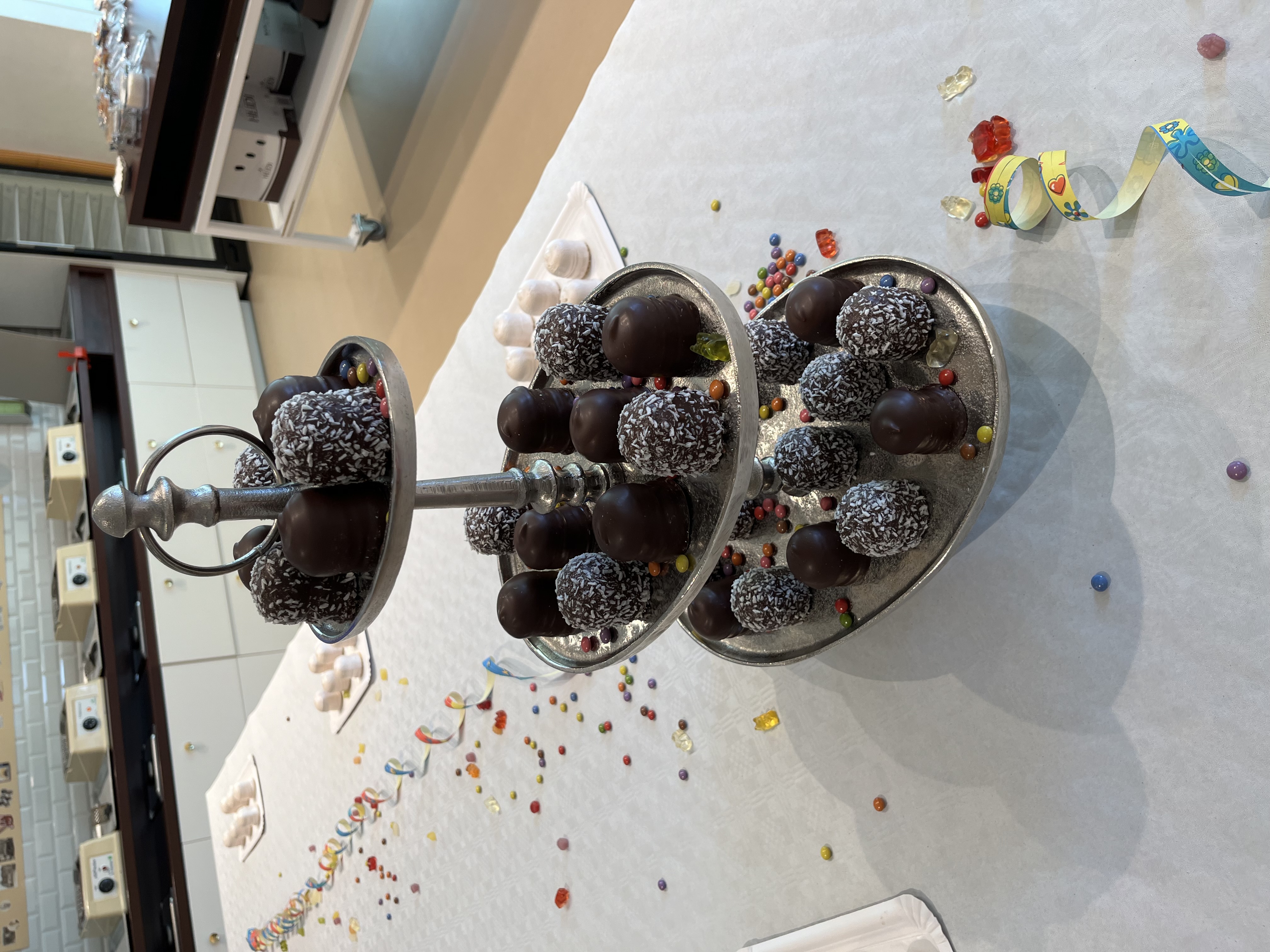 Ausflugsziel: Eine Schwedenbomben-Geburtstagstorte - Schwedenbomben Workshop