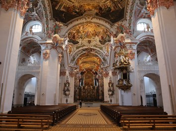 Kloster Einsiedeln Highlights beim Ausflugsziel Klosterkirche
