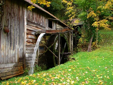 Ausflugsziel: Sägewerk aus dem Jahr 1820. - Forellenzirkus