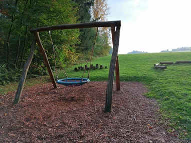 Ausflugsziel: Wald Wissens Weg und Waldspielplatz Obertrum am See