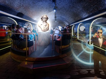 Time Travel Vienna Highlights beim Ausflugsziel VR-Music Ride