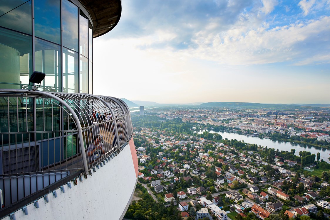 Ausflugsziel: Aussichtsterrasse auf 150m Höhe - Donauturm Wien