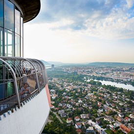 Ausflugsziel: Aussichtsterrasse auf 150m Höhe - Donauturm Wien