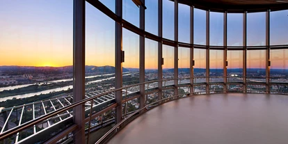 Voyage avec des enfants - Bisamberg - Innenterrasse auf 155m Höhe - Donauturm Wien