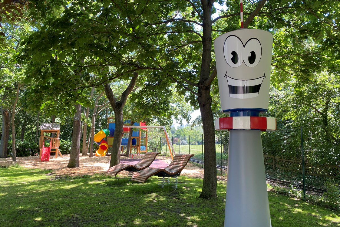 Ausflugsziel: Kinderspielplatz im Donaubräu mit Maskottchen Doni - Donauturm Wien
