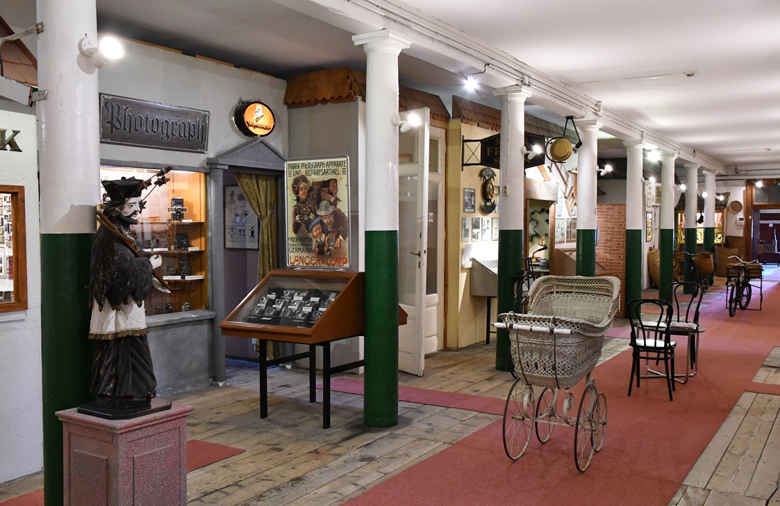 Ausflugsziel: Ladenzeile im 1. Stock - Museum Traiskirchen