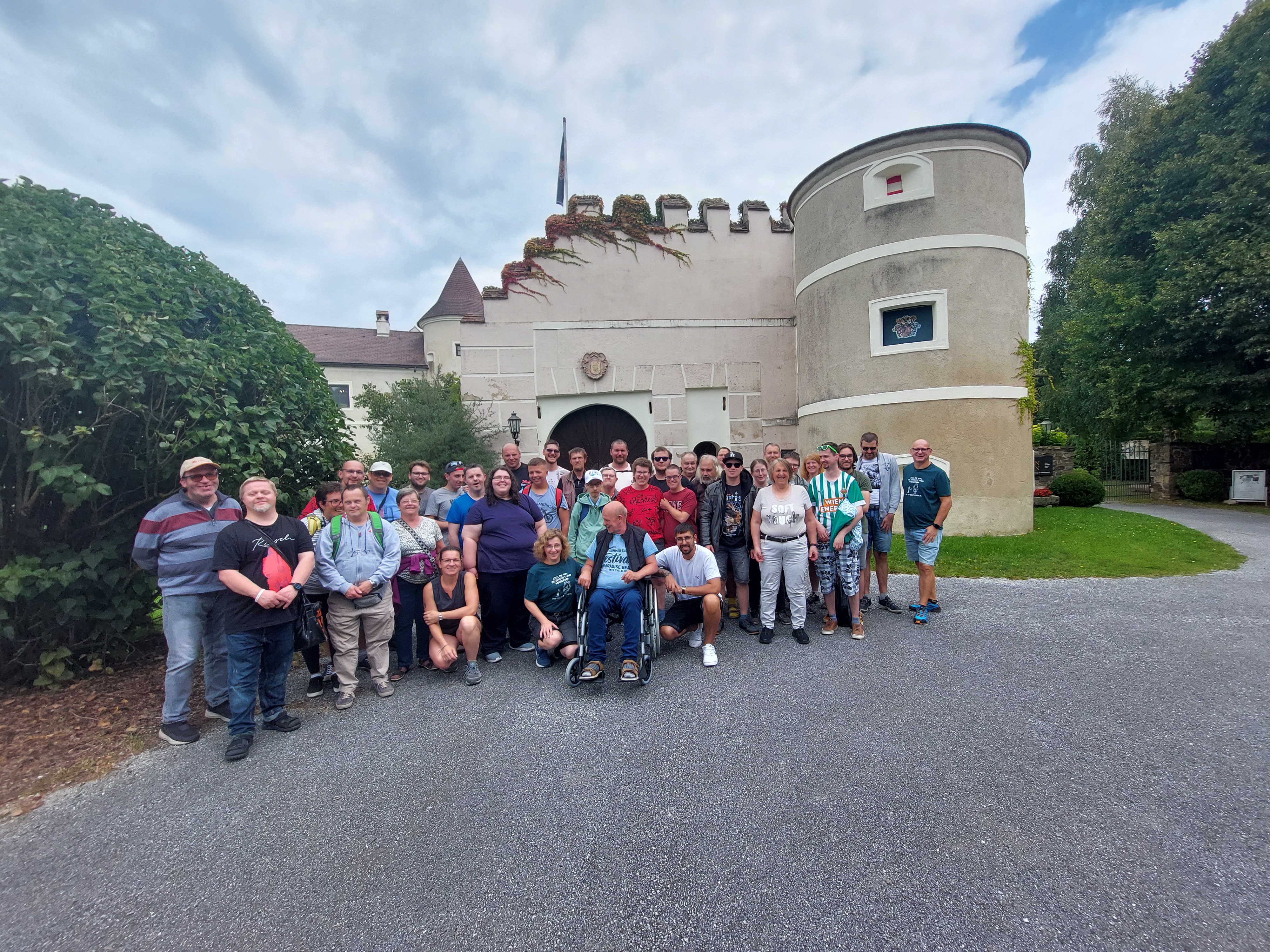 Ausflugsziel: auch für Menschen mit Behinderung geeignet und empfehlenswert! - NÖ Falknerei- und Greifvogelzentrum Waldreichs