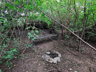 Ausflugsziel: 🤨🤐😰 - Spielplatz an der Sportanlage