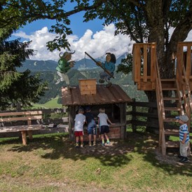 Ausflugsziel: viele Spiel- und Märchenstationen während des Weges - Märchenweg Rohrmoos
