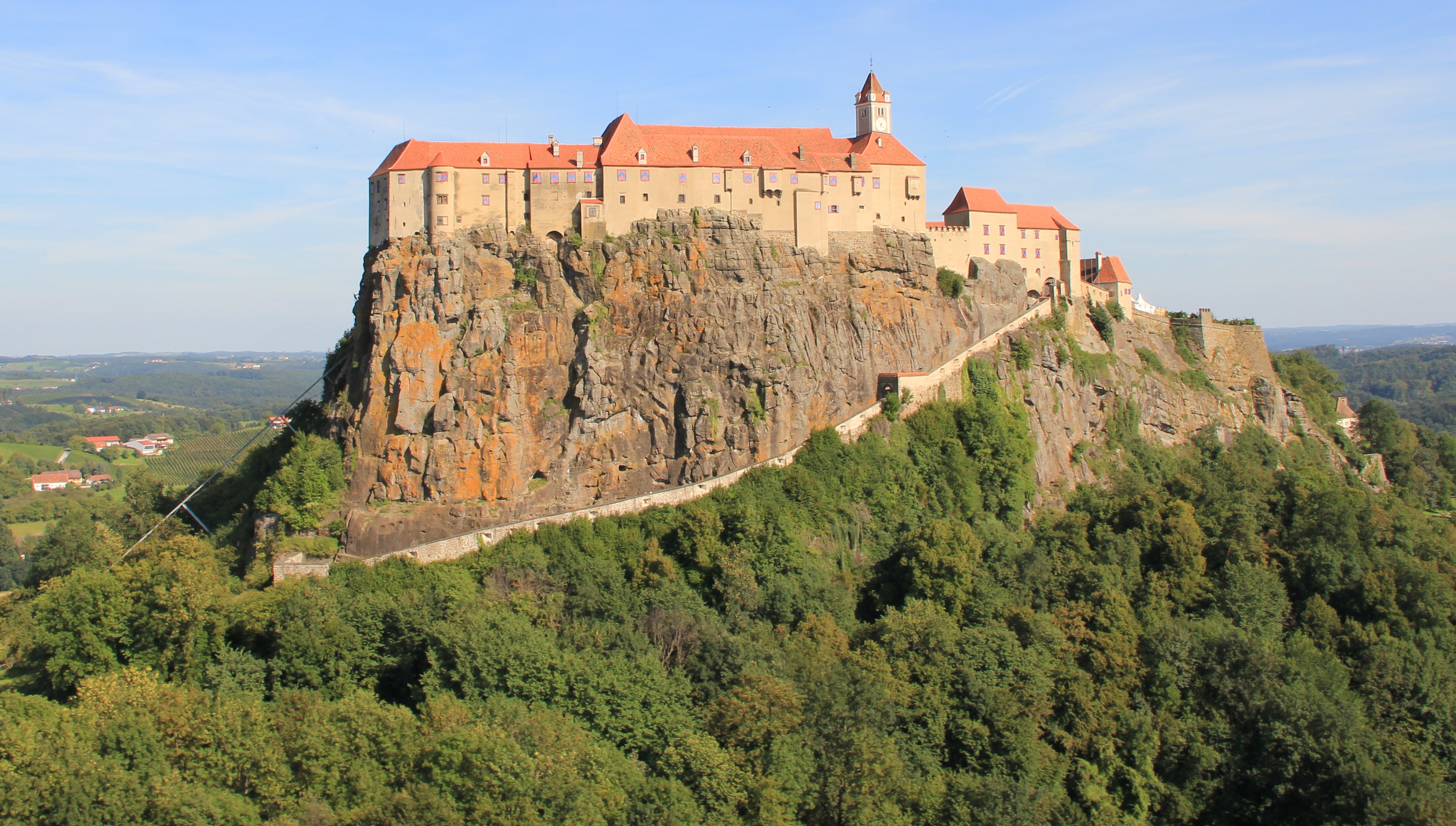 Ausflugsziel: Die Riegersburg Westseite - Burg Riegersburg