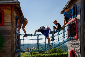 Ausflugsziel: Spielplatz im Gastgarten der Burgtaverne - Burg Riegersburg