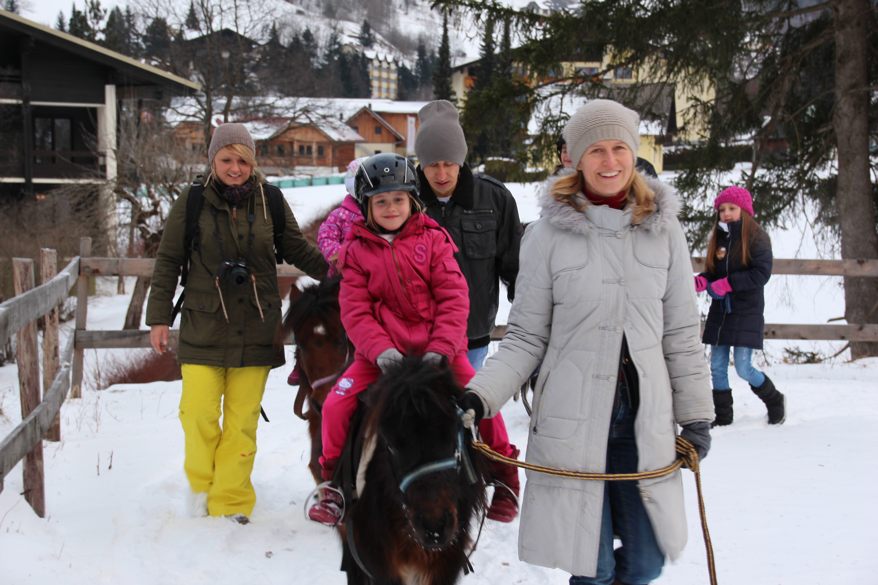 Ausflugsziel: Trattlers Winter-Ponyfarm (Anfang Dezember - Anfang April bzw. Ostern) - Trattlers Ponyfarm 