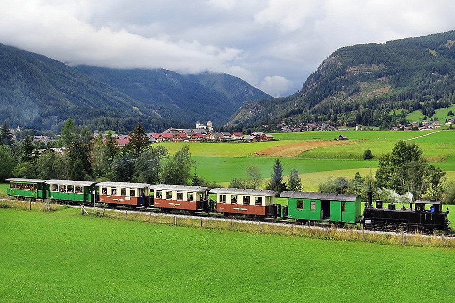 Ausflugsziel: Personenzug der Taurachbahn im sommerlichen Lungau - Taurachbahn