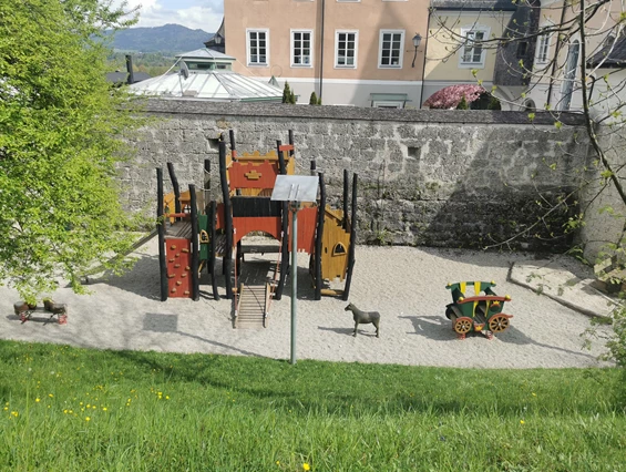 Ausflugsziel: Piratenschiff bei der Seeburg (c) Peter Sütö | TVB Seekirchen - Schloss Seeburg Seekirchen