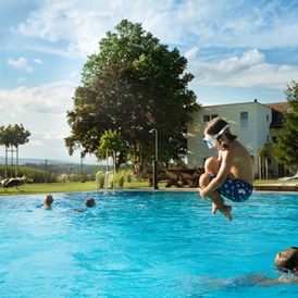 Ausflugsziel: Schwimmbad für unsere Gäste - Gasthof Martinhof