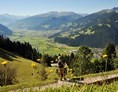 Urlaub: Ausblick Bruckerberg ins Zillertal im Sommer - Erste Ferienregion im Zillertal